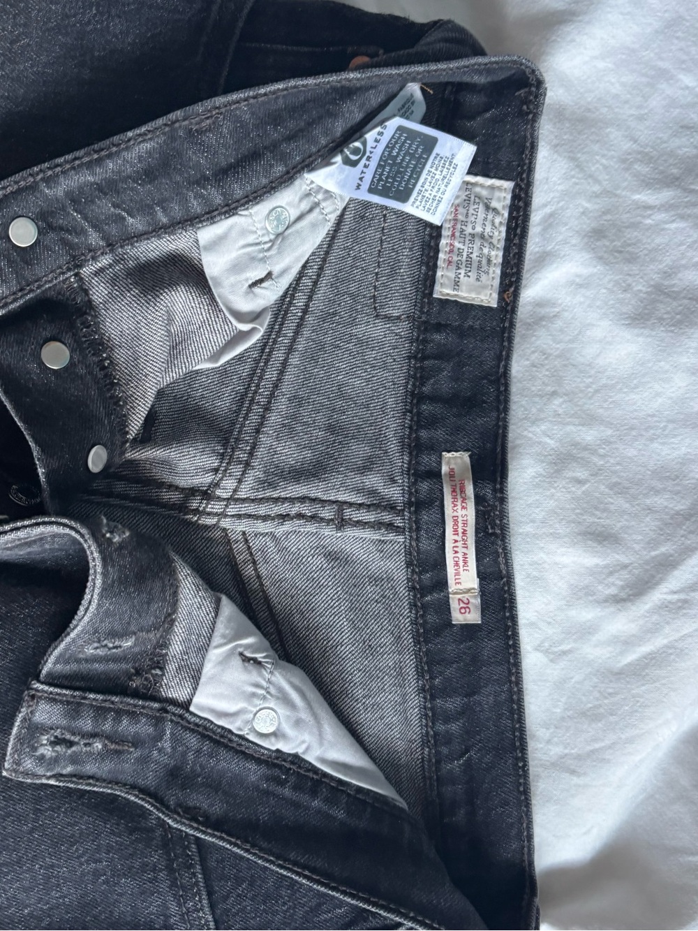 Levi’s Rib Cage Jeans - Picture 4 of 4
